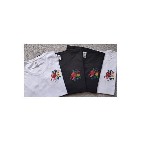 Hímzett női póló 2. 